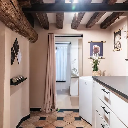 Giano Host - San Bernardo * ג'נובה