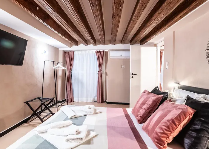Giano Host - San Bernardo Genua